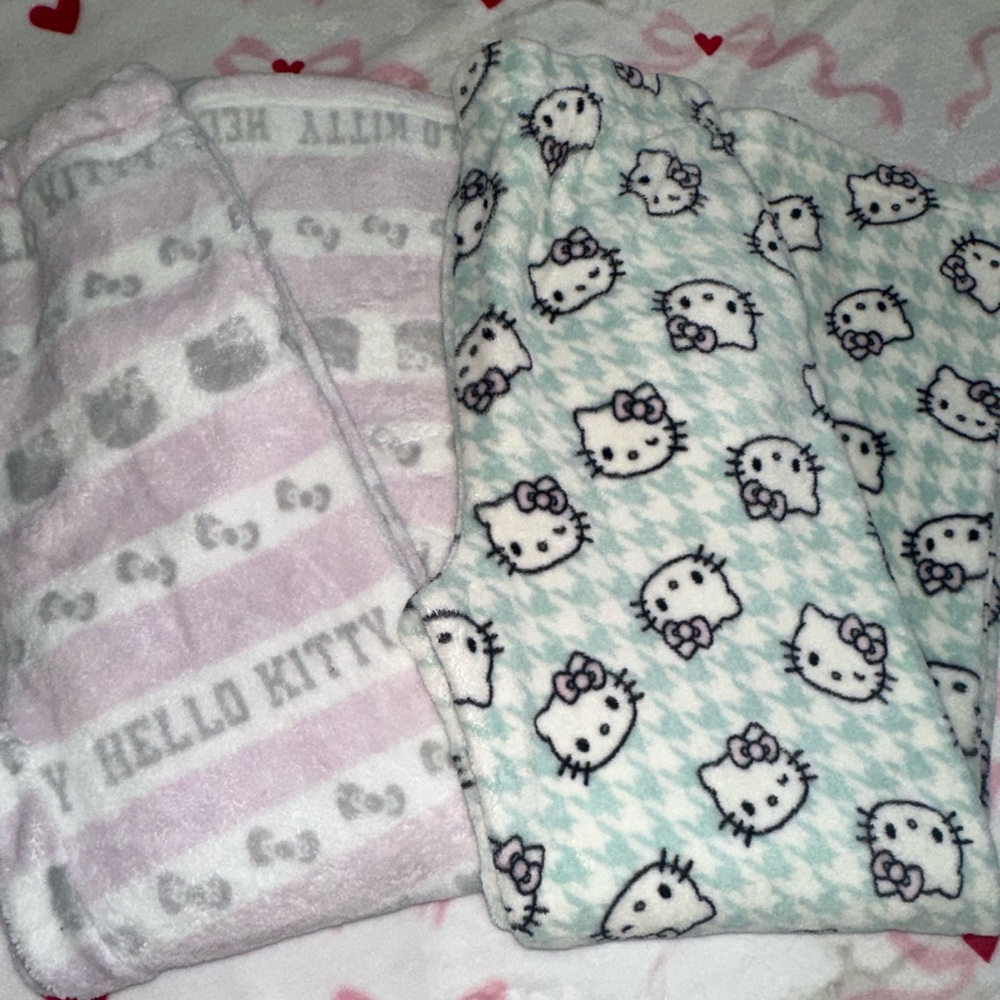 Hello Kitty Fleece Blanket Set